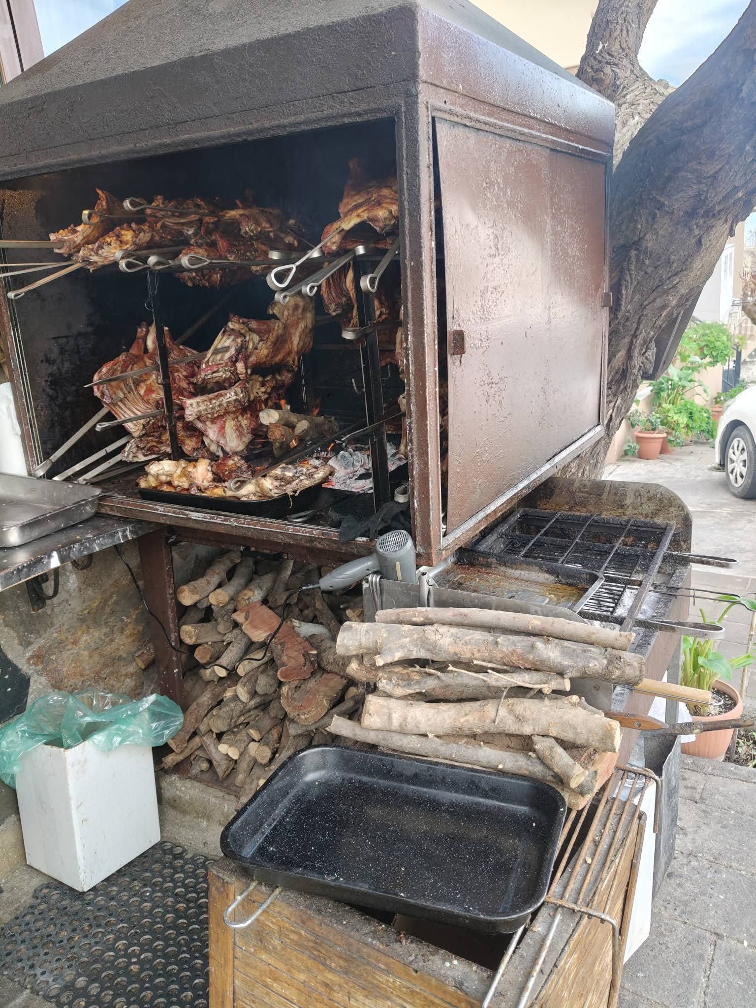 Anogia — Antikristo: the shepherds' lamb, roasted upright over the wood fire