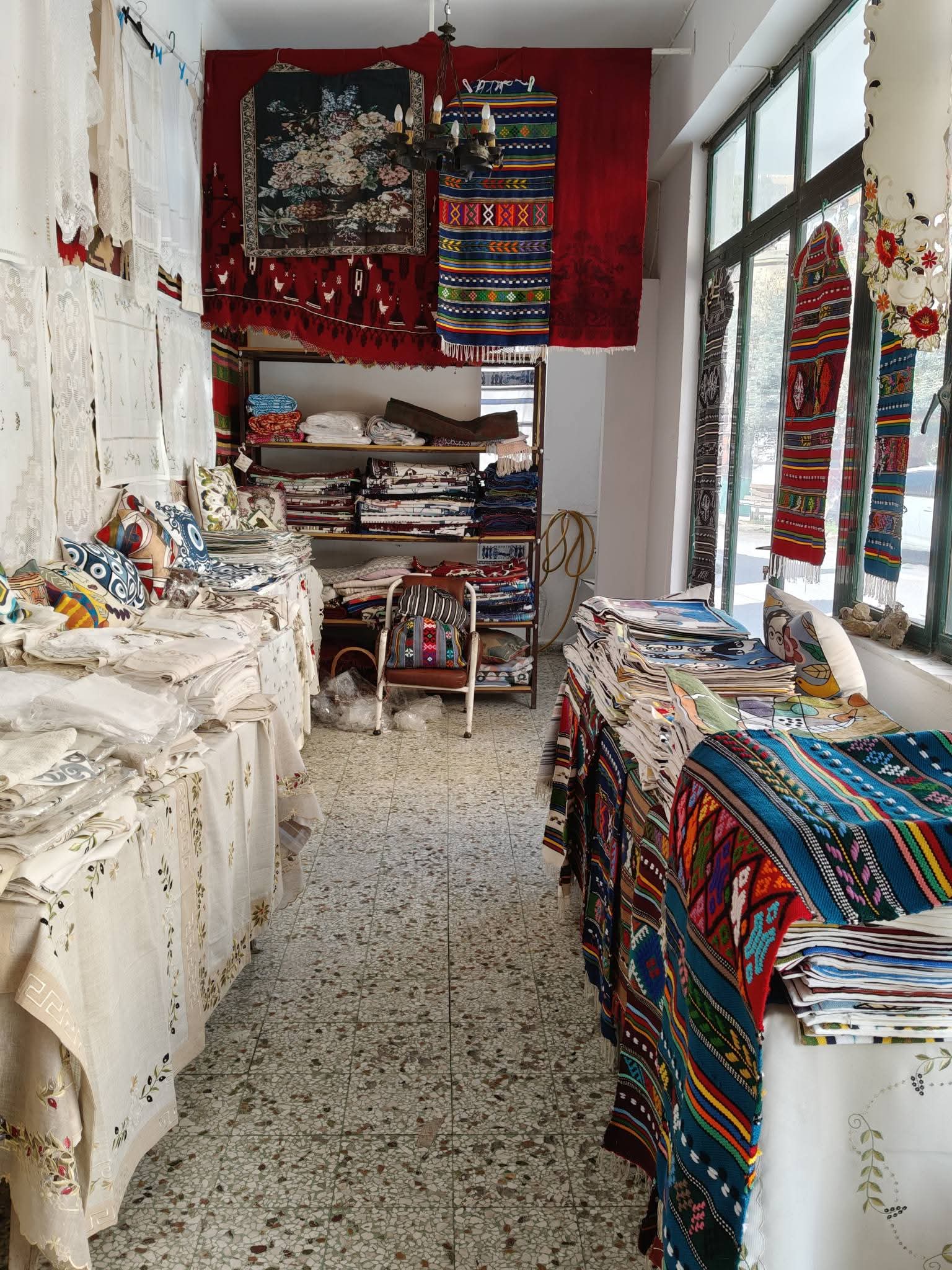 Anogia — The cradle of Cretan music, and a village of weavers